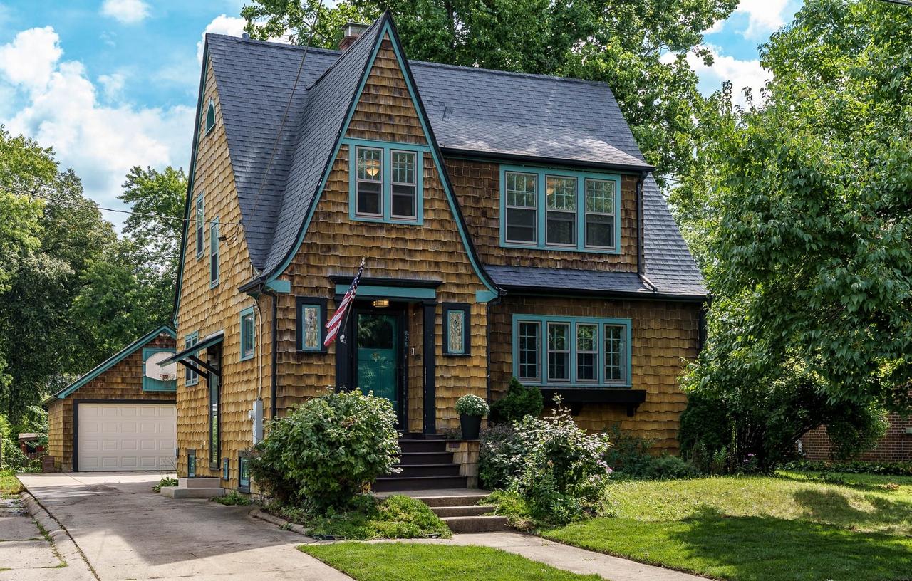 828 N 9th St., Dekalb, IL 60115
