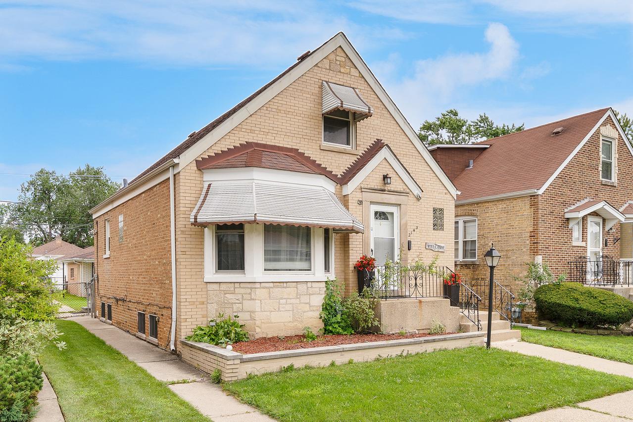 2143 N 76th Ave., Elmwood Park, IL 60707