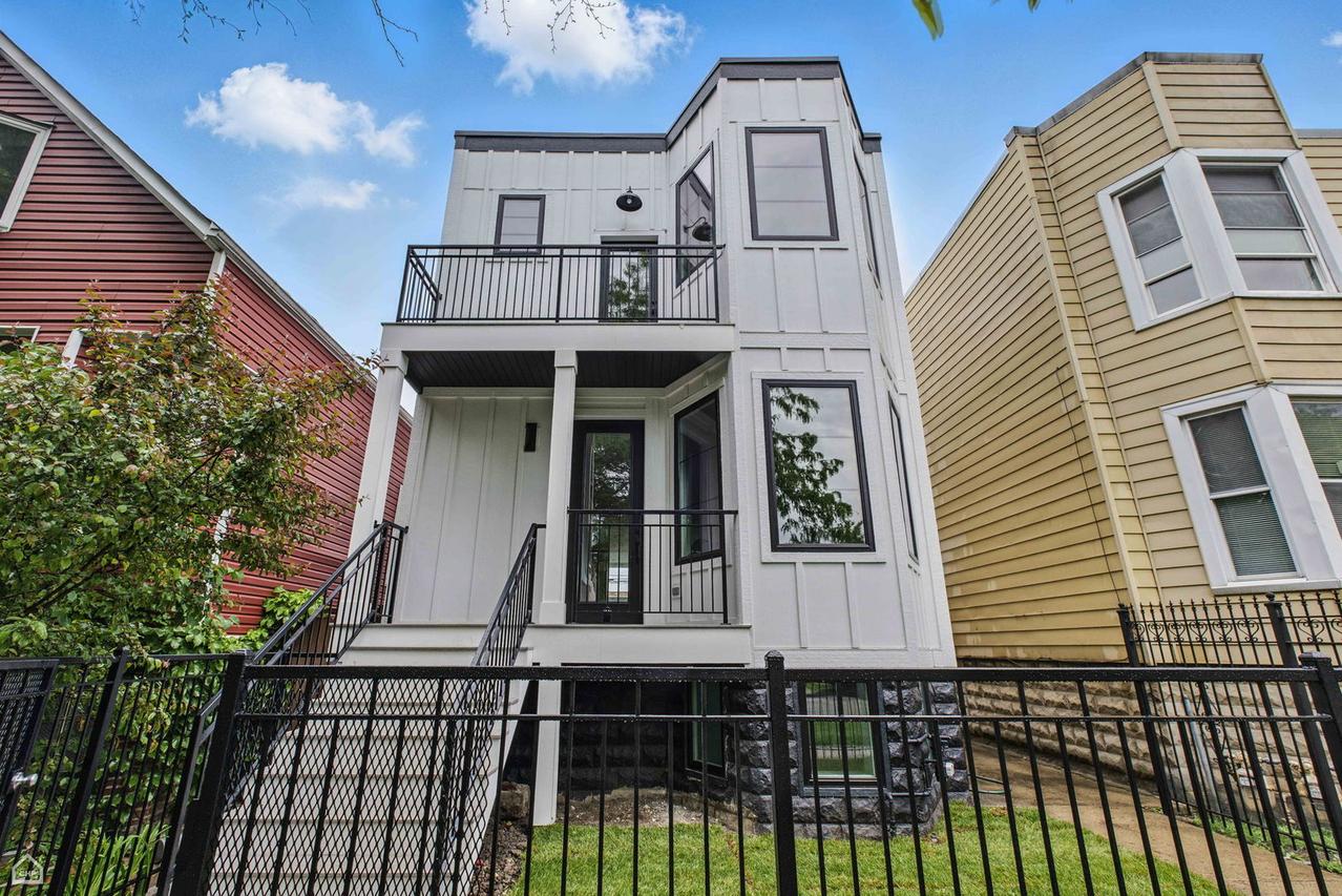 3572 W Medill Ave., Chicago, IL 60647