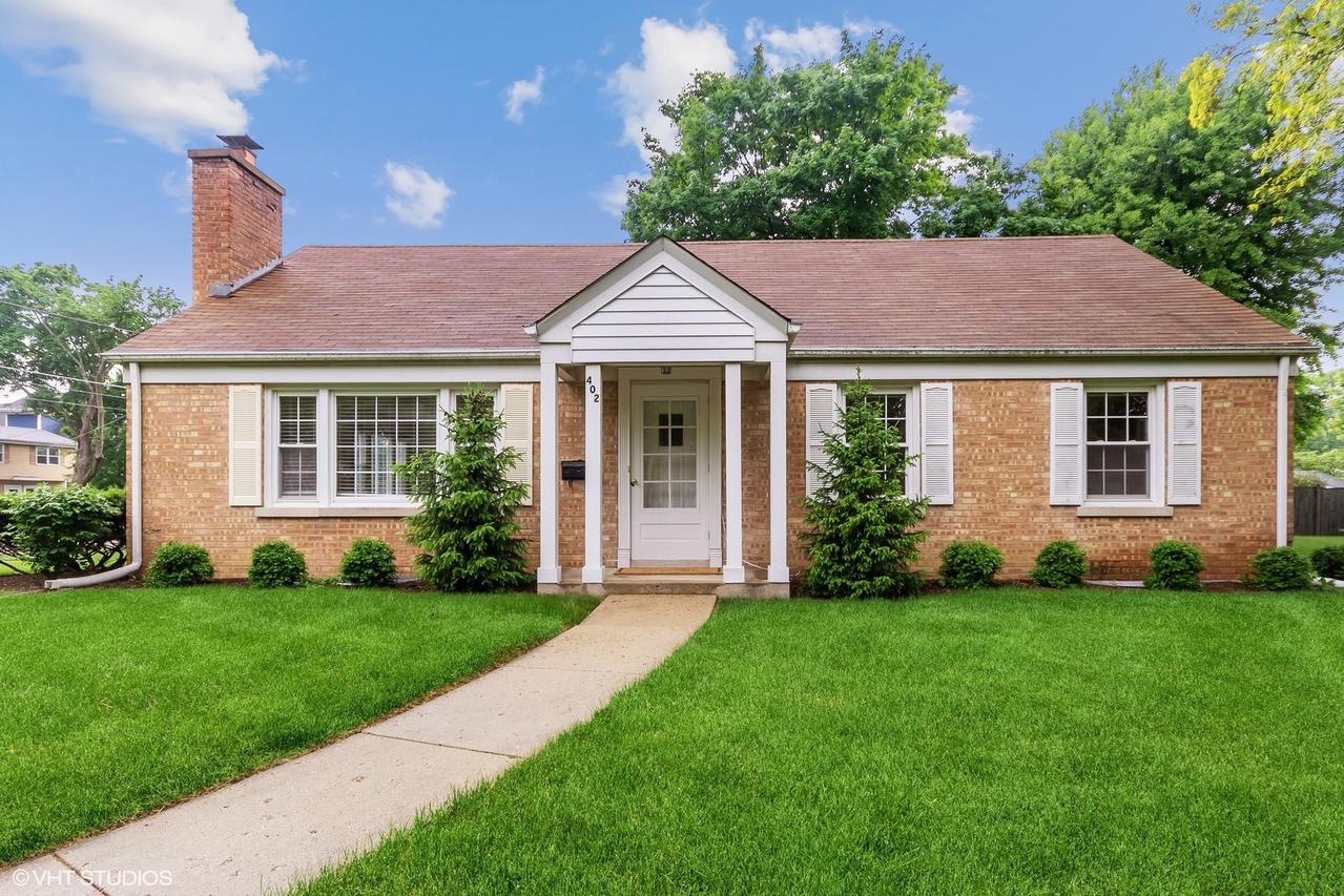 402 Berry Rd., Barrington, IL 60010