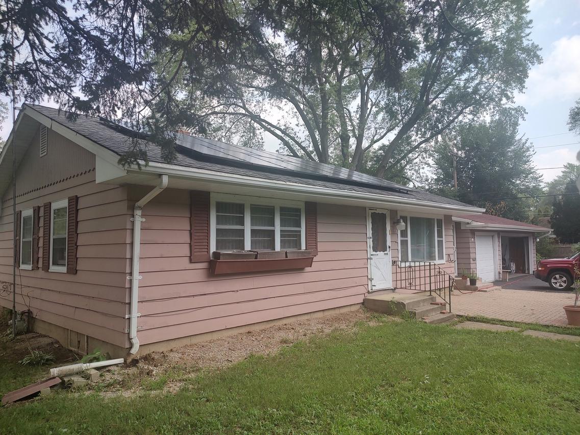 1045 Palace St., Aurora, IL 60506
