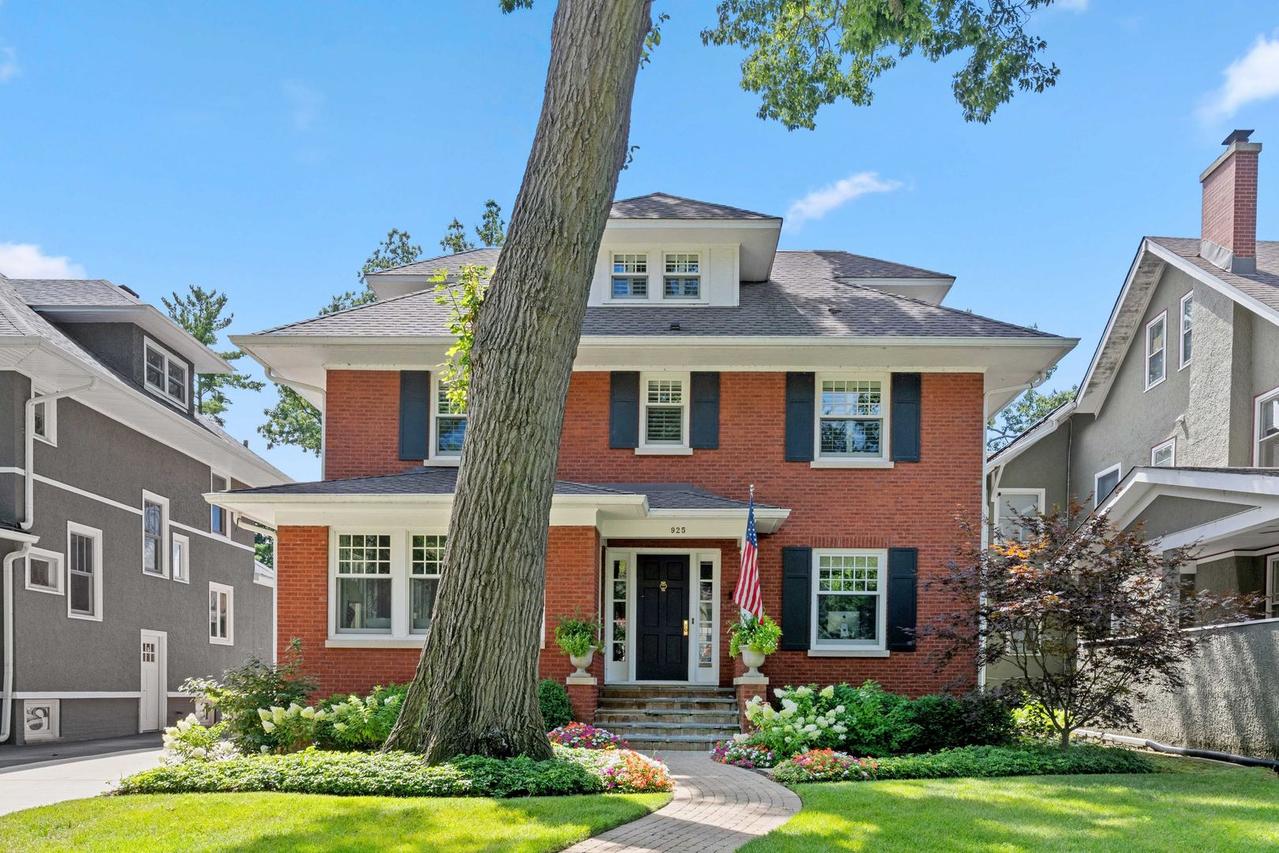 925 Ashland Ave., Wilmette, IL 60091