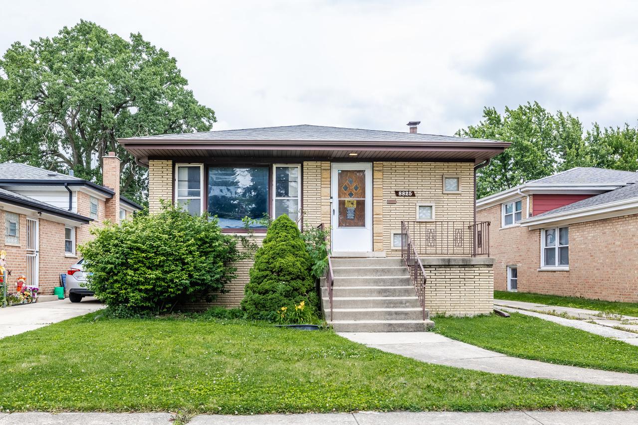 8825 S Richmond Ave., Evergreen Park, IL 60805