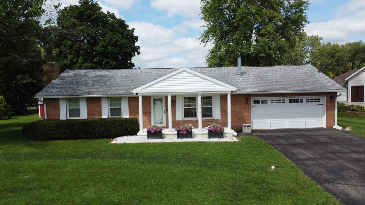204 Kellerhal Dr., Cissna Park, IL 60924