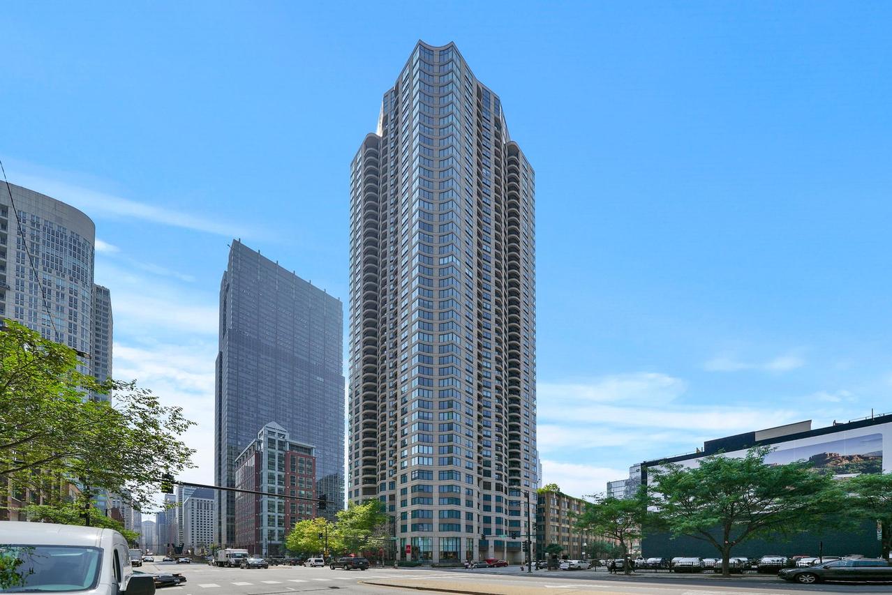 400 N La Salle Dr. #2908, Chicago, IL 60610