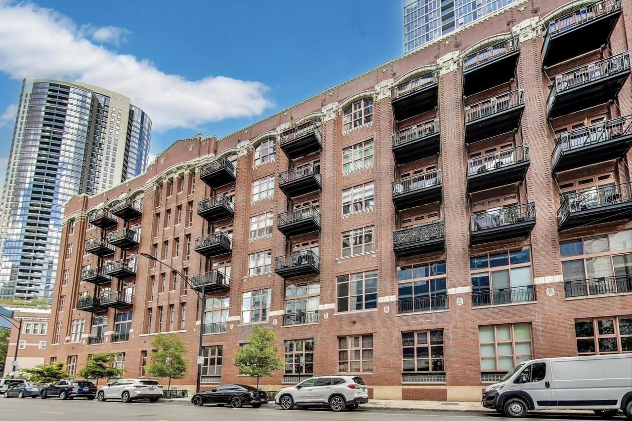 360 W Illinois St. #503, Chicago, IL 60654