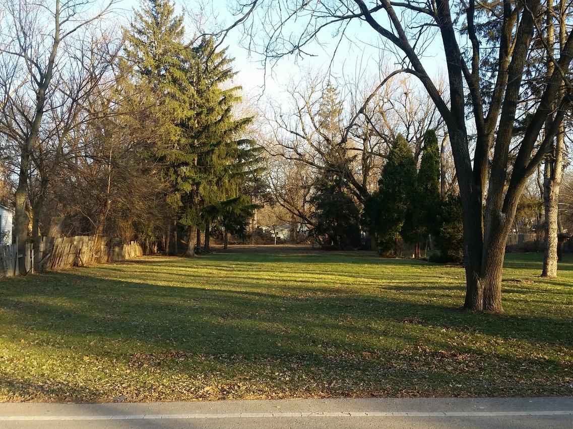 475 Bellaire Ave., Des Plaines, IL 60016