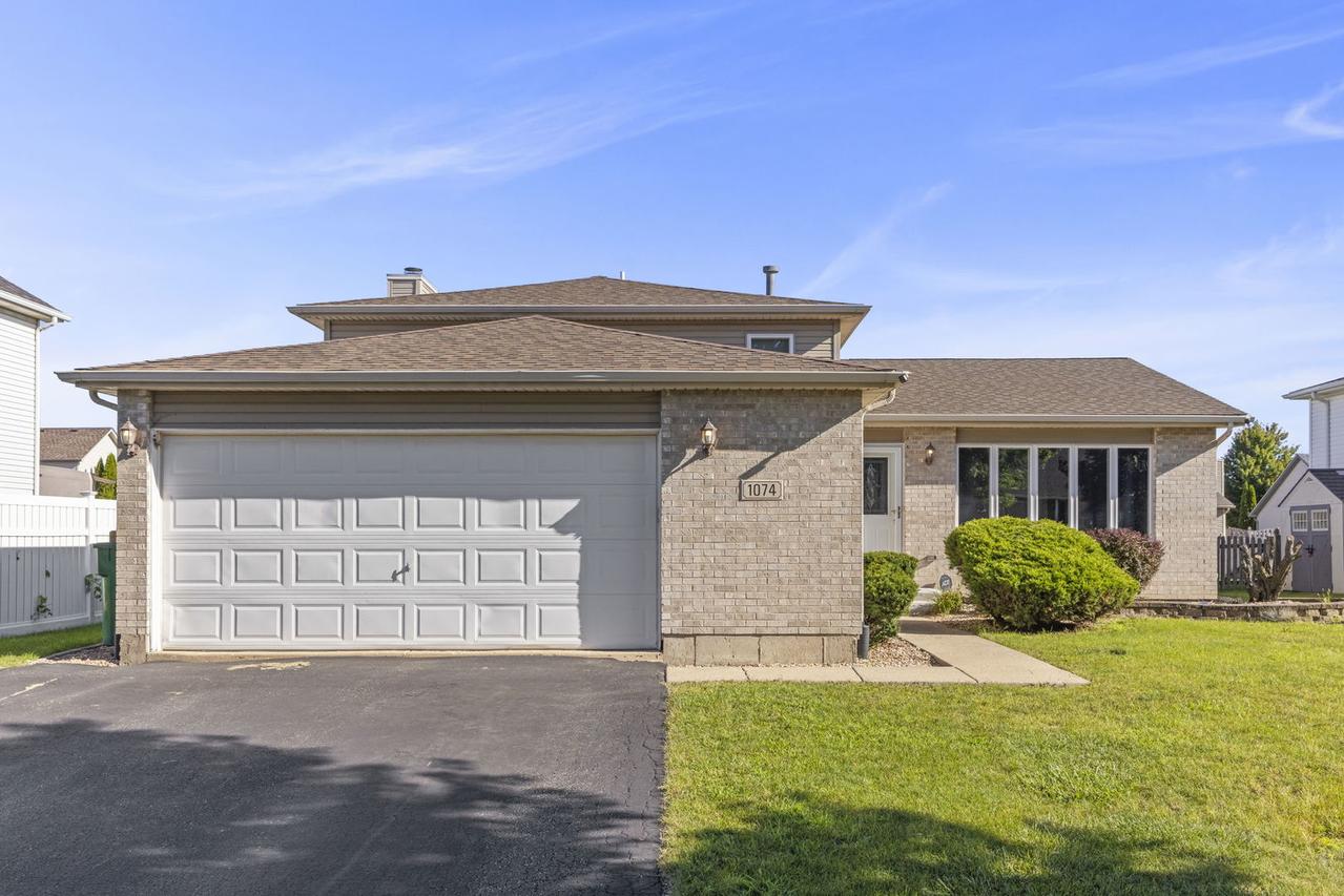 1074 Monterey Dr., Romeoville, IL 60446