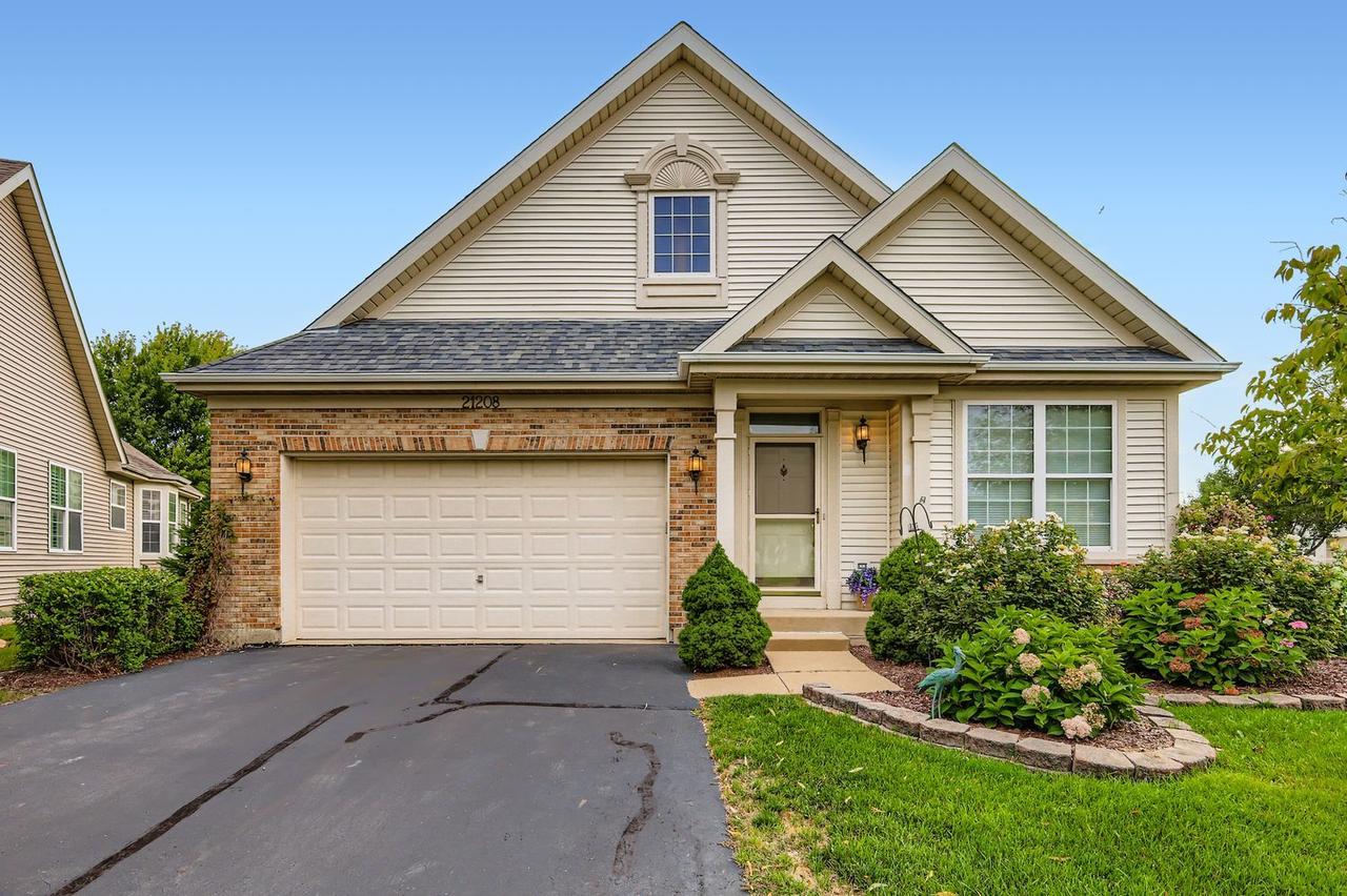 21208 Montclare Lake Dr., Crest Hill, IL 60403