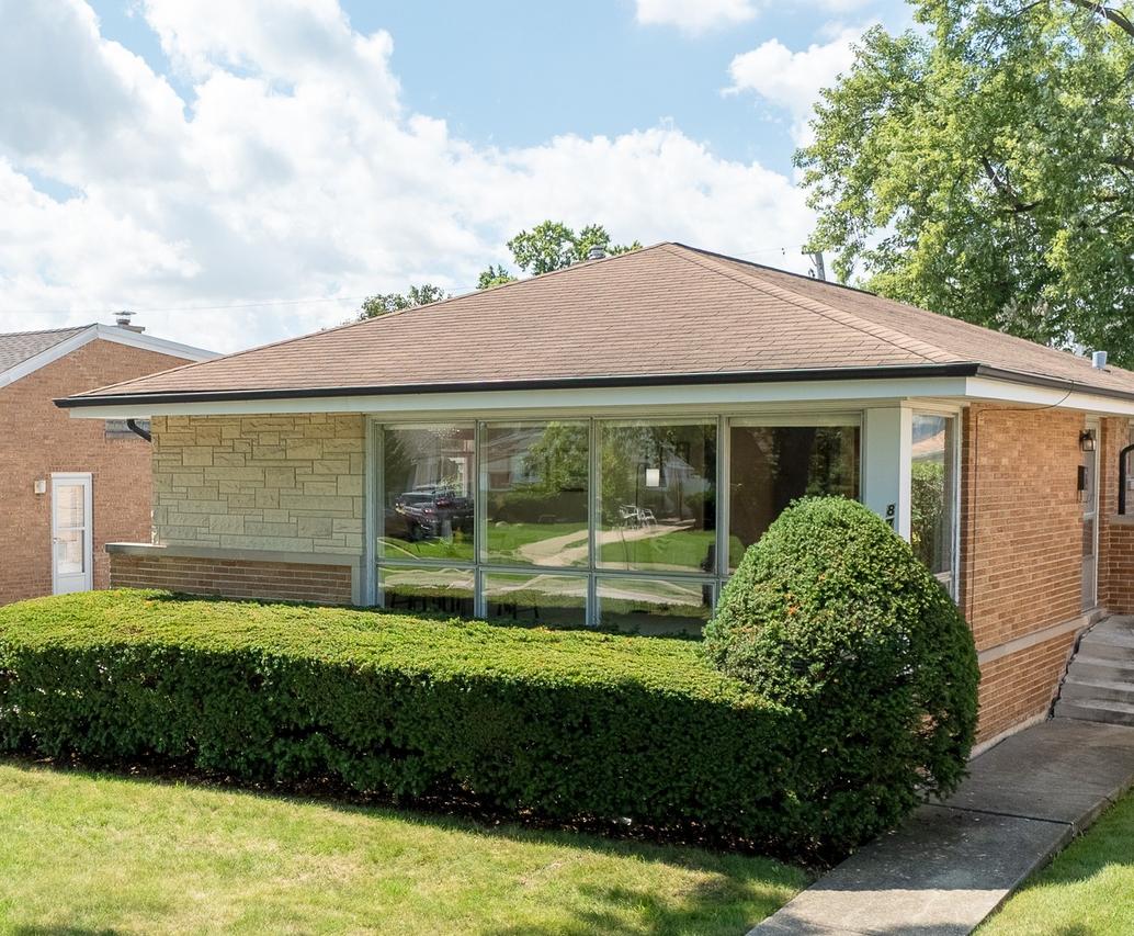8748 N Olcott Ave., Niles, IL 60714
