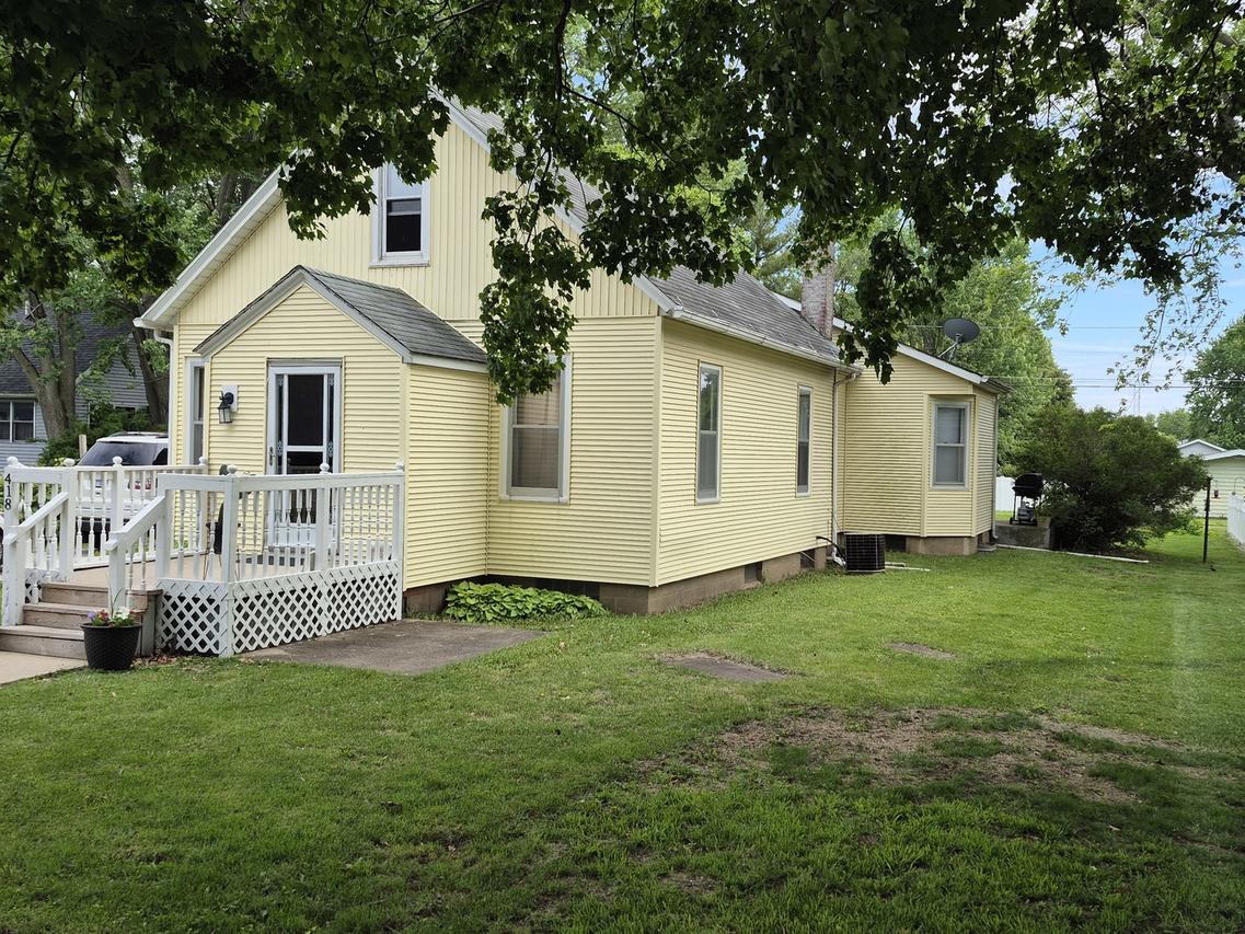 418 West Santa Fe Ave., Toluca, IL 61369