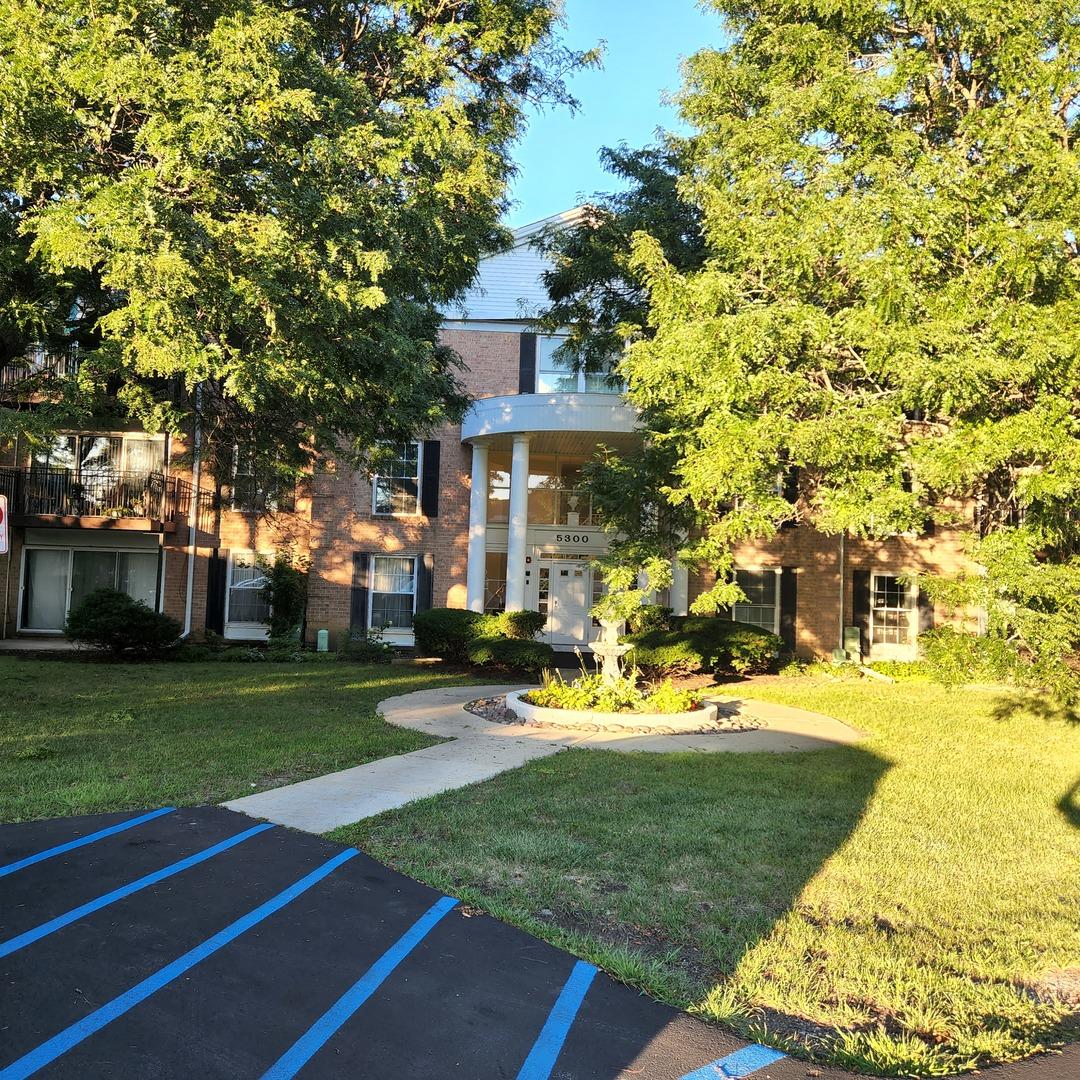5300 Carriageway Dr. #206, Rolling Meadows, IL 60008