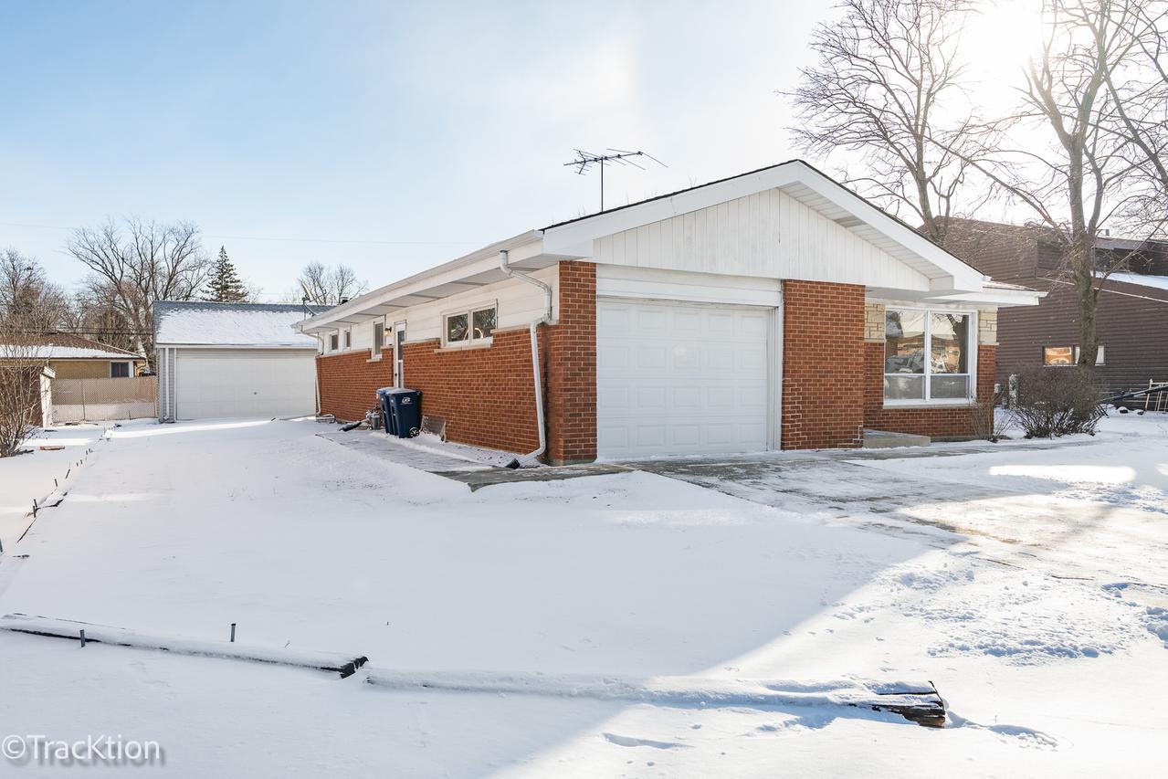 [Address Hidden by Seller], Darien, IL 60561