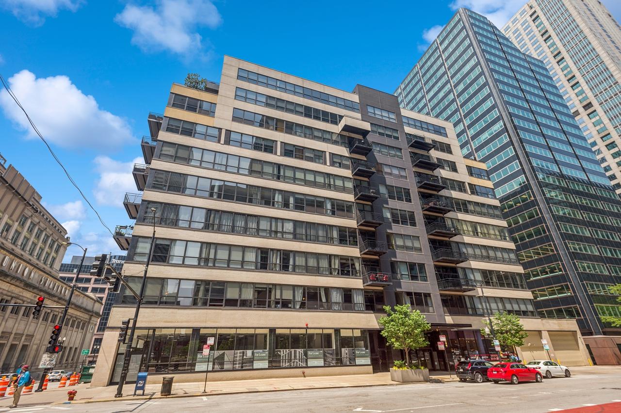 130 S Canal St. #210, Chicago, IL 60606