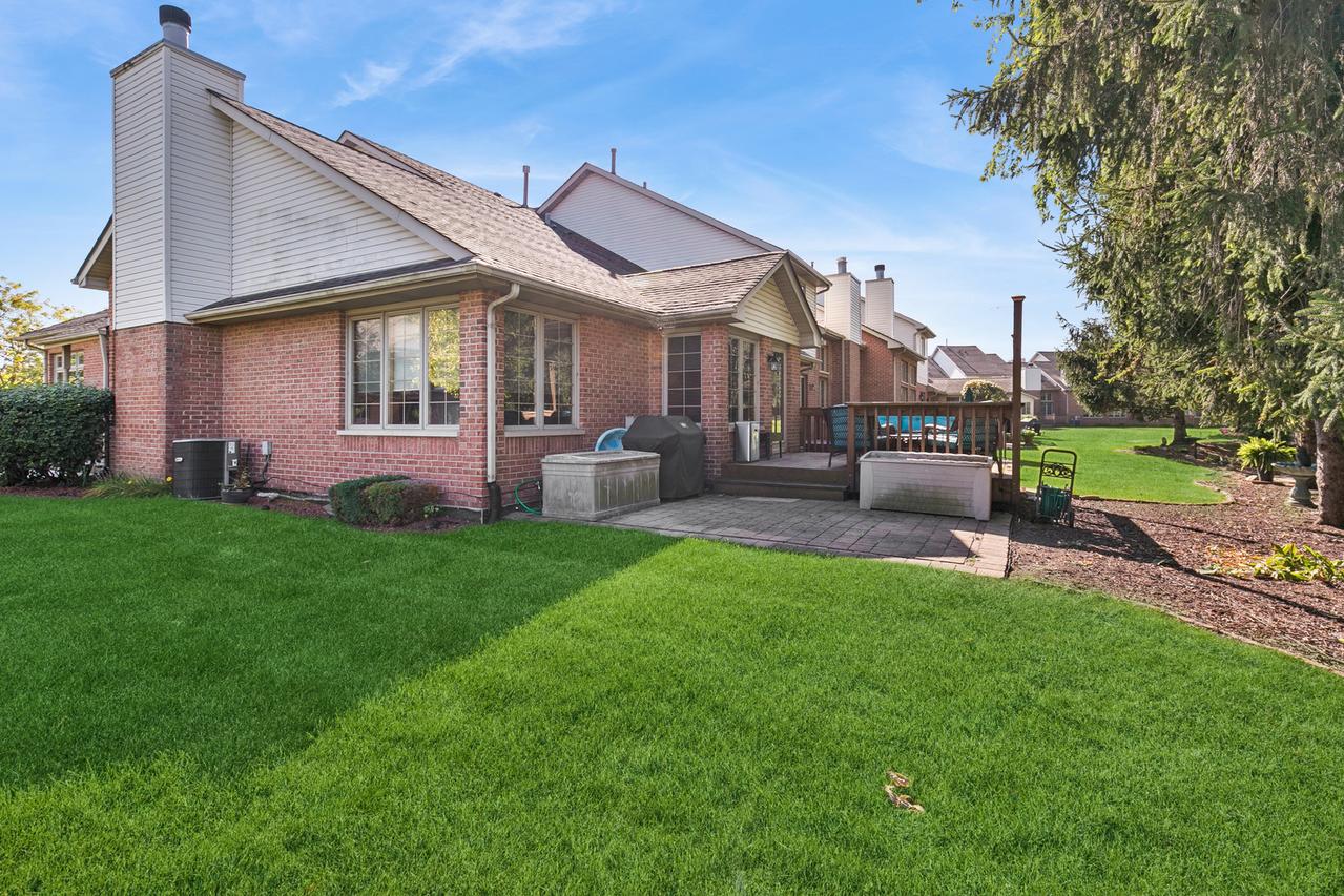 18330 Pond View Ct., Tinley Park, IL 60477