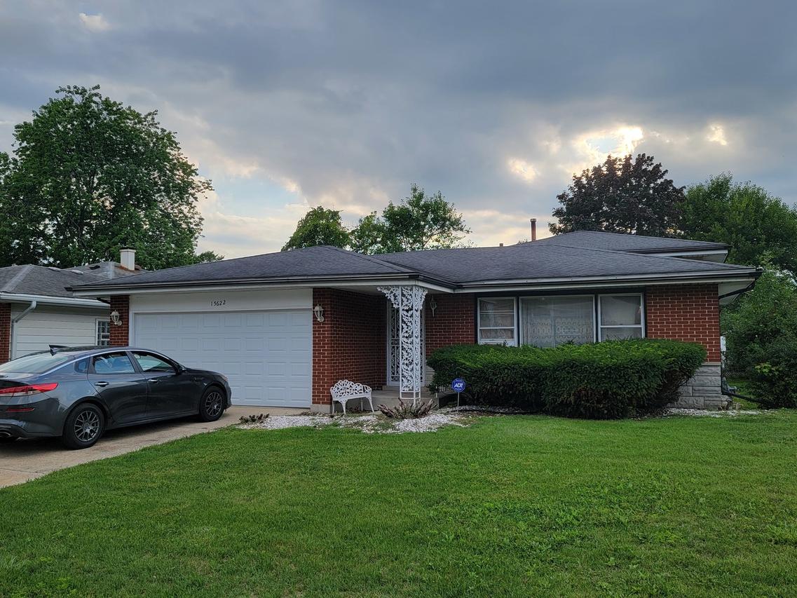 15622 Kenwood Ave., South Holland, IL 60473