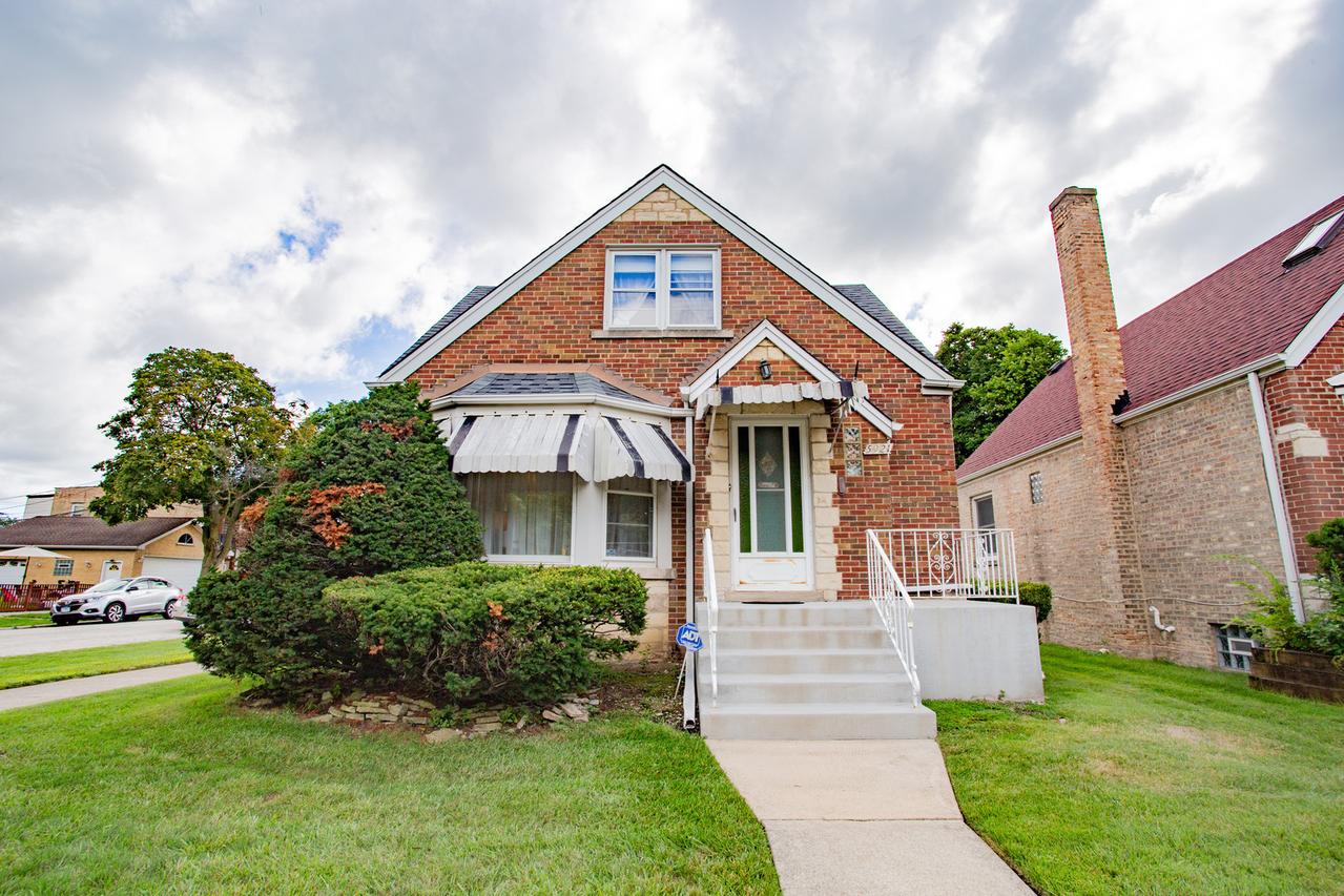 5921 N Melvina St., Chicago, IL 60646