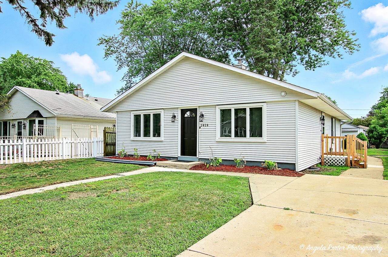 2029 Gideon Ave., Zion, IL 60099