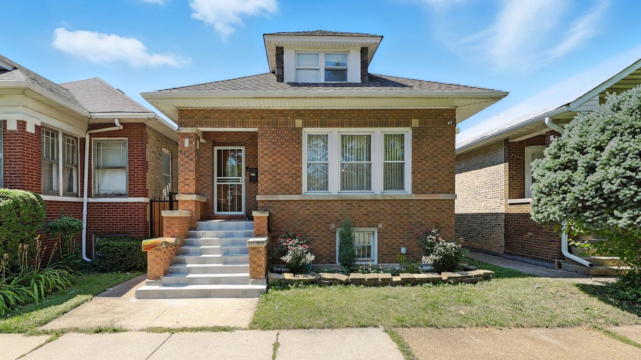 5242 N Kimball Ave., Chicago, IL 60625
