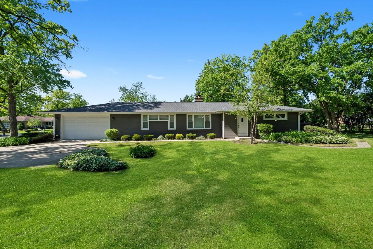 311 N Shady Ln., Elmhurst, IL 60126