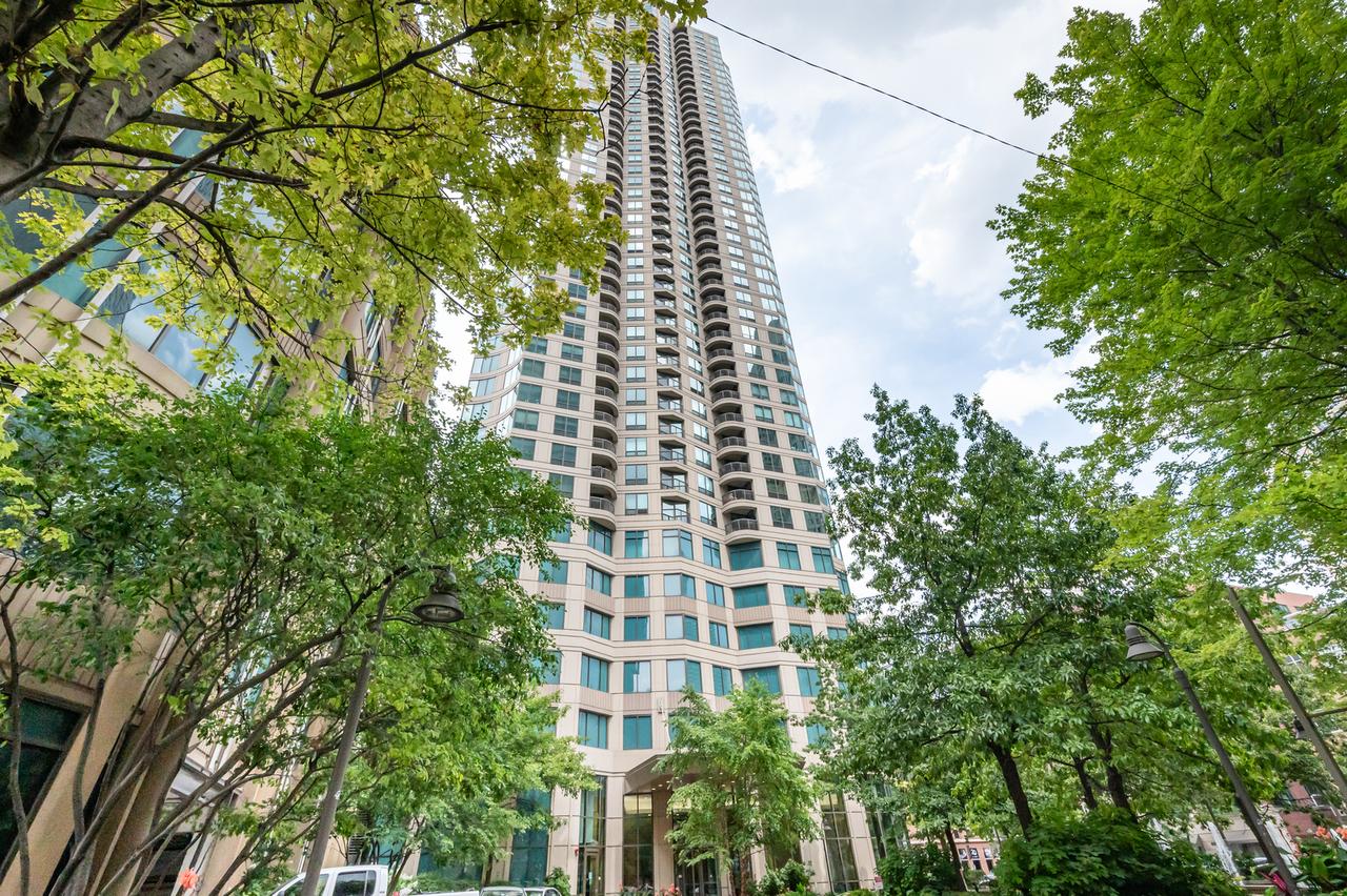 400 N La Salle Dr. #2409, Chicago, IL 60654