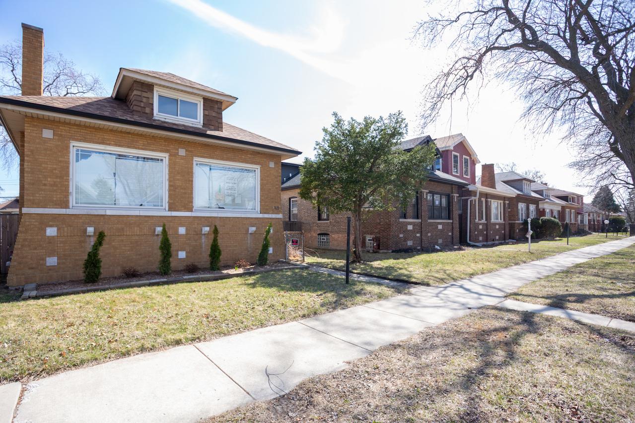 7621 S Clyde Ave., Chicago, IL 60649