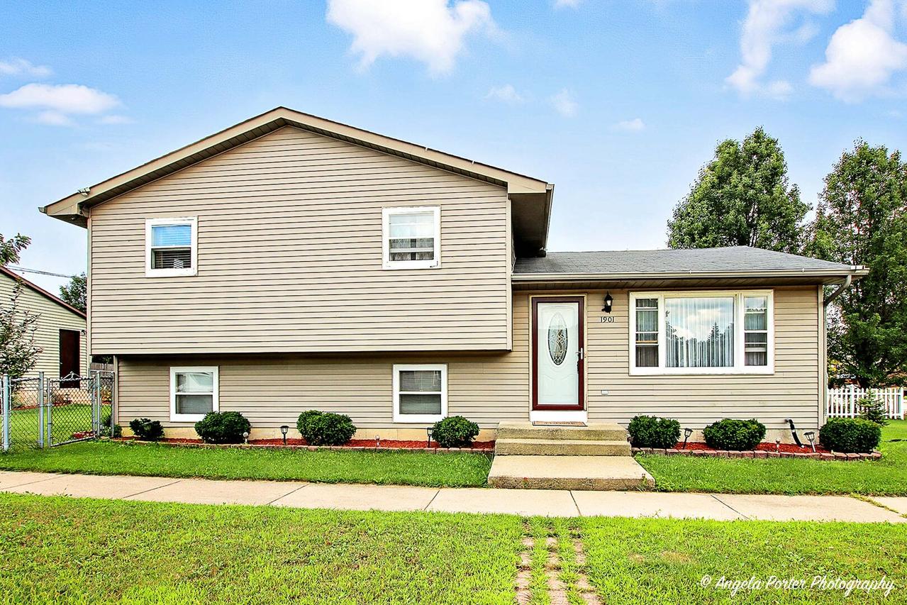 1901 Gilboa Ave., Zion, IL 60099