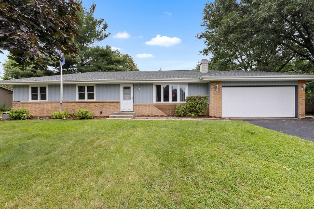 11264 Cedarbrook Rd., Roscoe, IL 61073