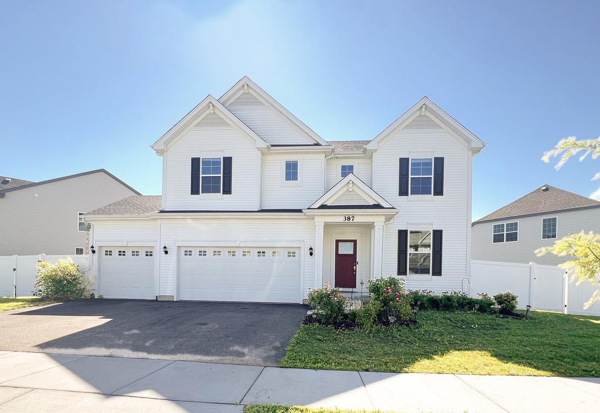 387 South Pointe Ave., South Elgin, IL 60177