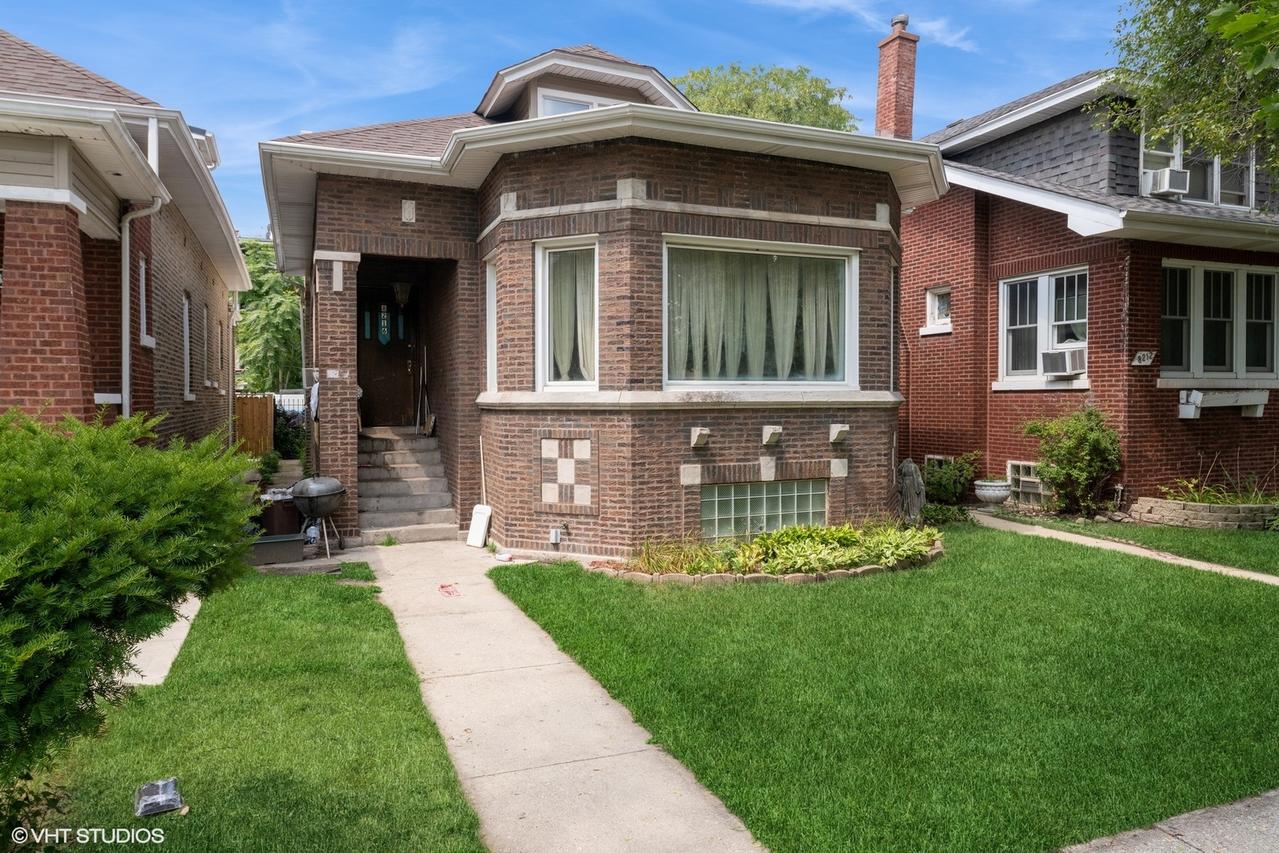 8216 S Rhodes Ave., Chicago, IL 60619
