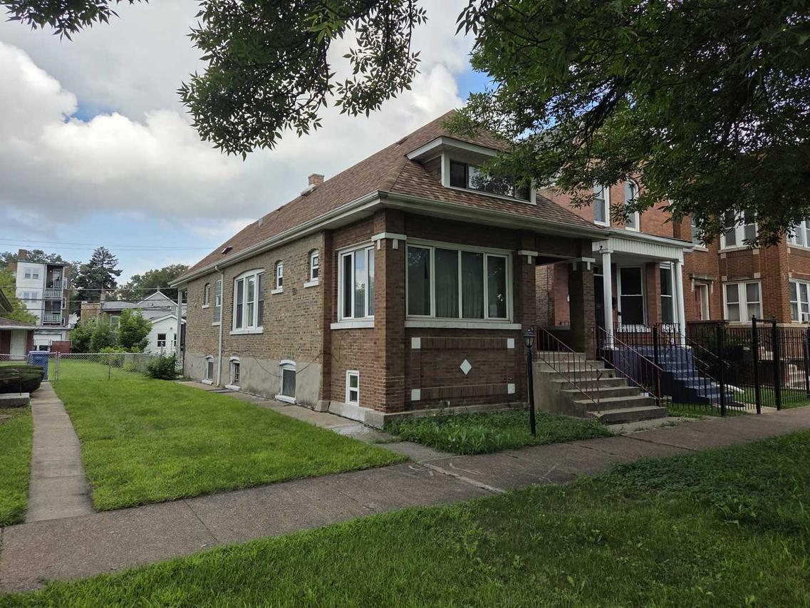 6838 S Michigan Ave., Chicago, IL 60637