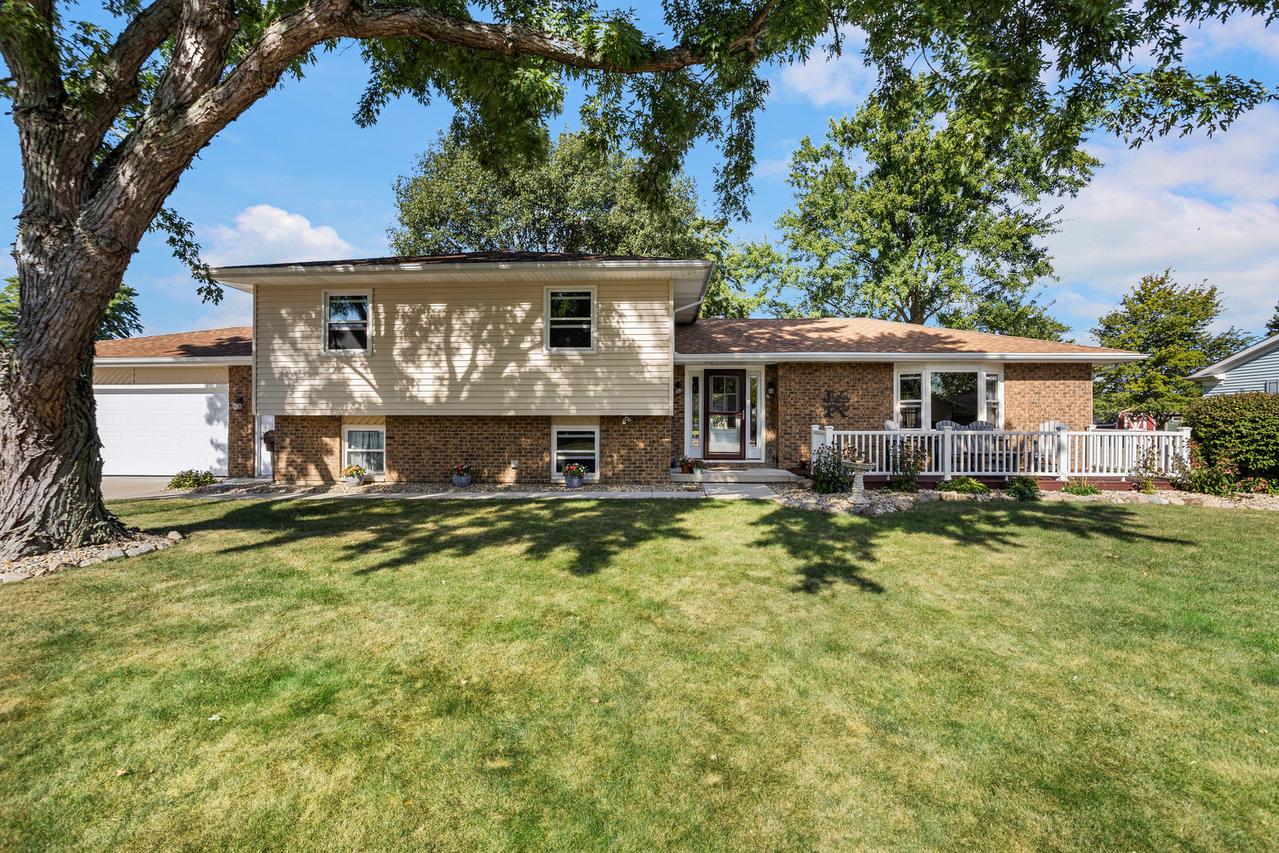 24 Crestview Ct., Fisher, IL 61843