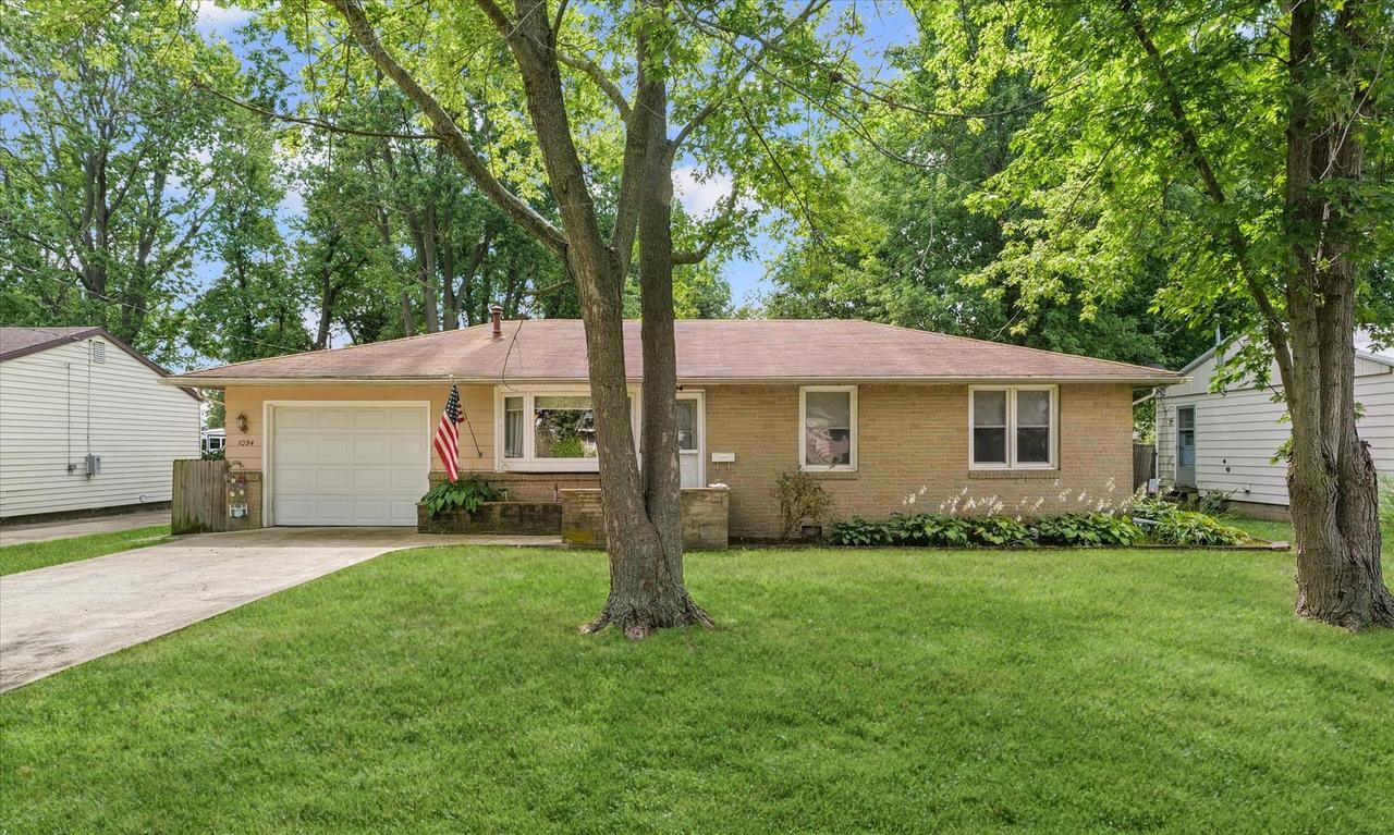 1034 Roselawn Dr., Paxton, IL 60957