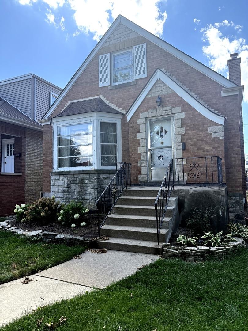 4234 N Monitor Ave., Chicago, IL 60634