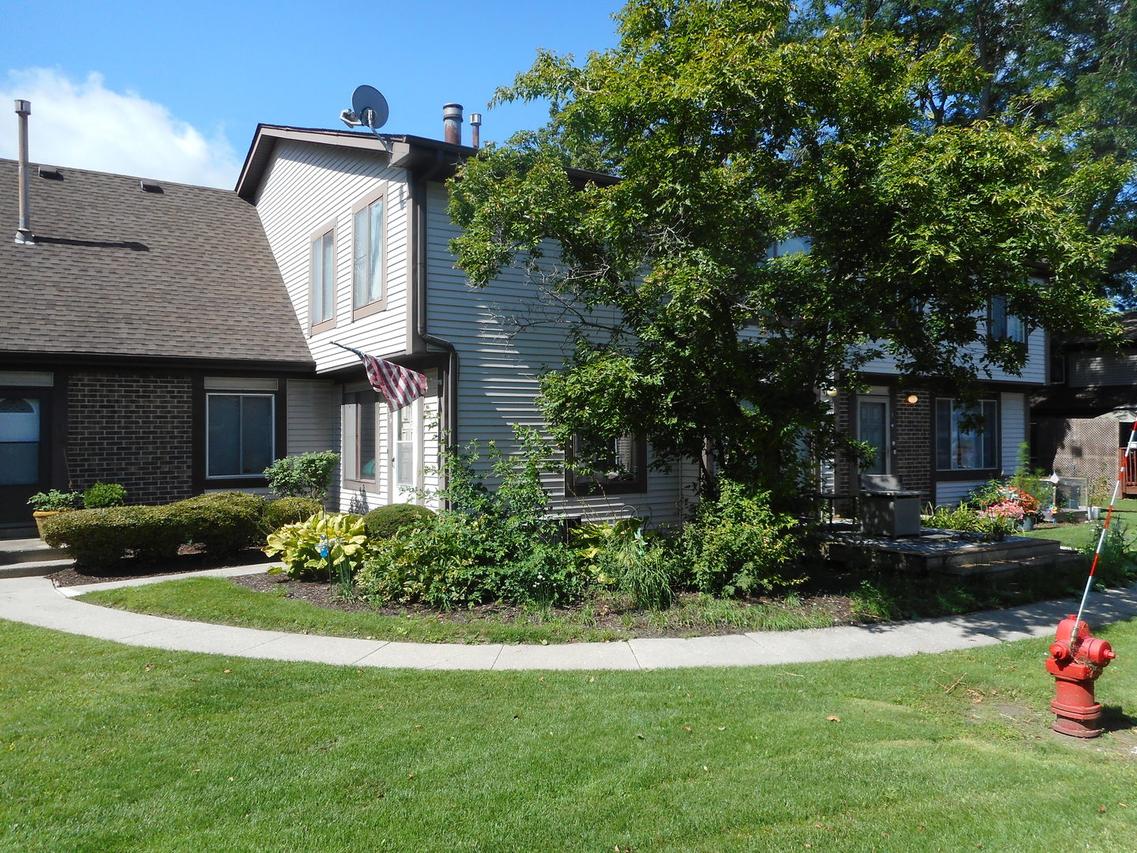 1729 Raintree Ct., Sycamore, IL 60178