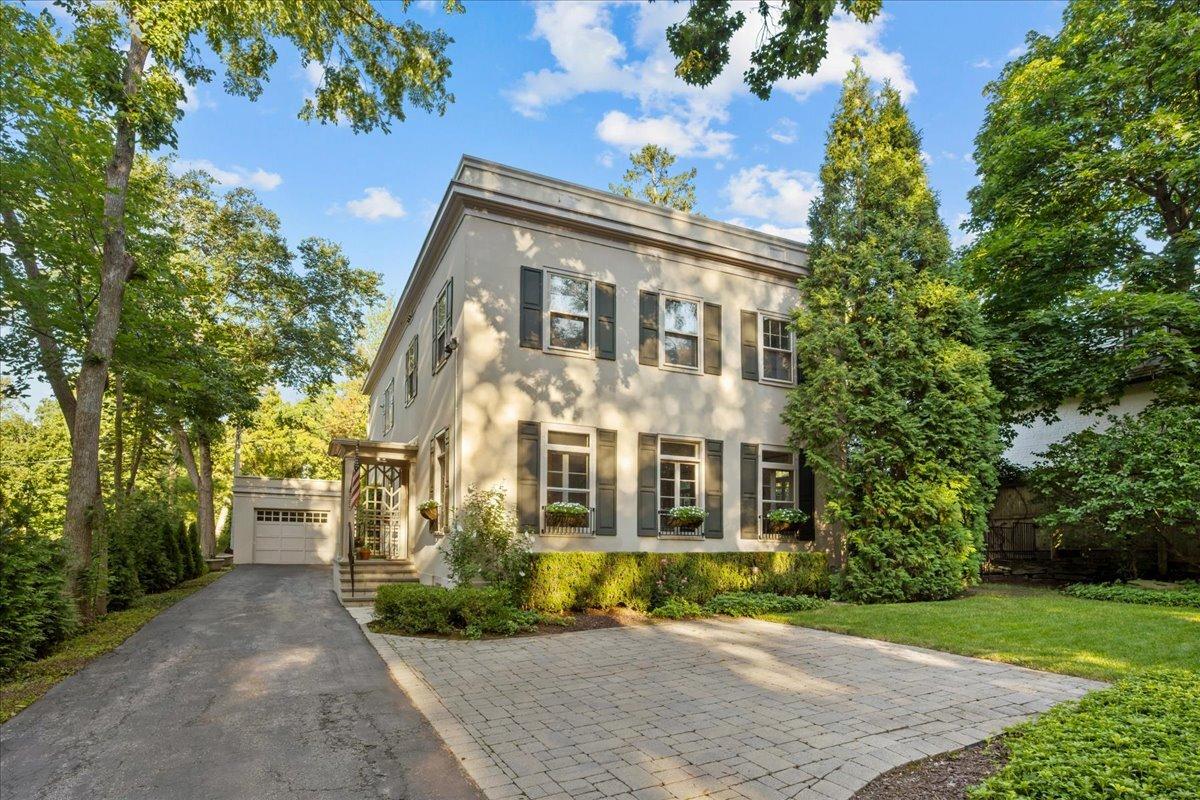 383 Washington Rd., Lake Forest, IL 60045