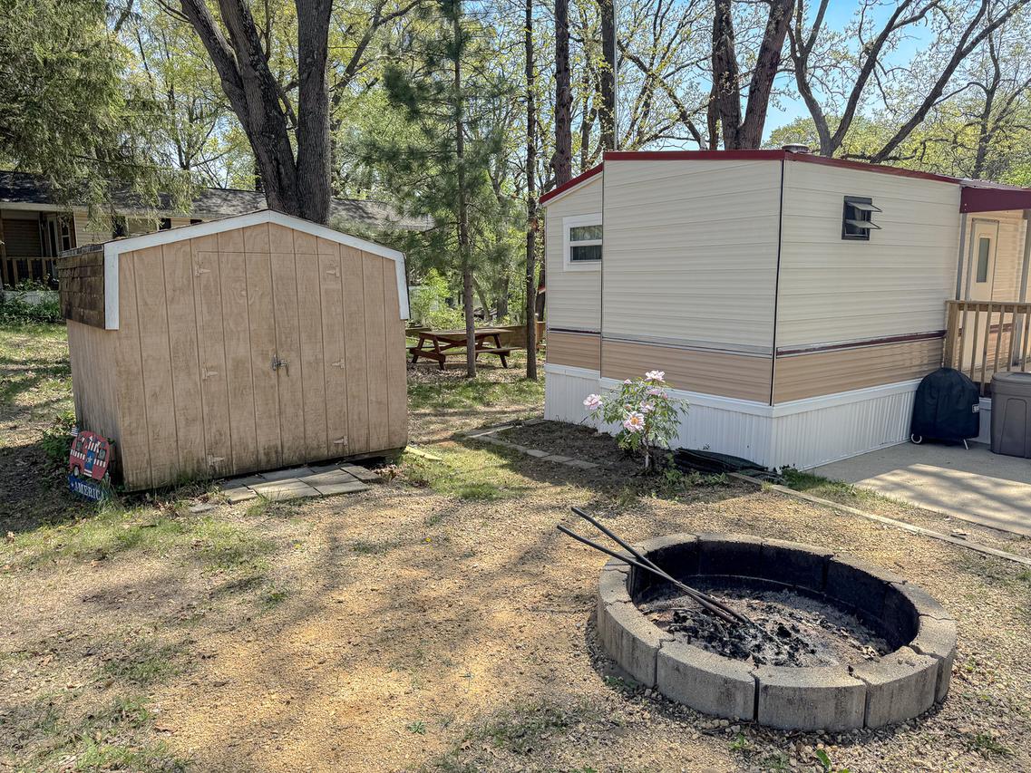 10/243 Woodhaven, Sublette, IL 61367