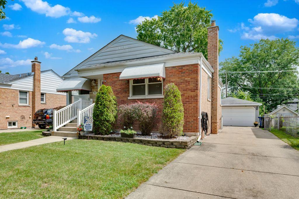 9221 S Avers Ave., Evergreen Park, IL 60805