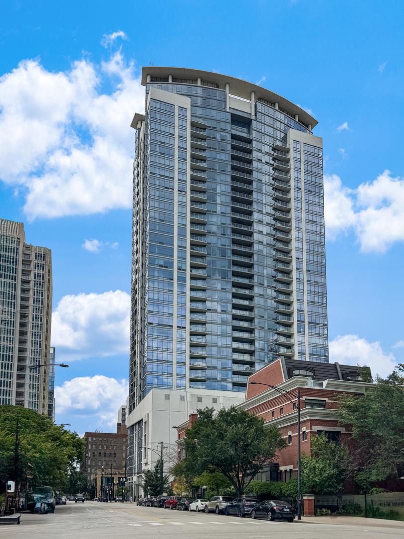 100 E 14th St. #2202, Chicago, IL 60605