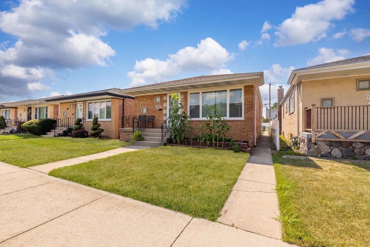 11010 S Avenue F, Chicago, IL 60617