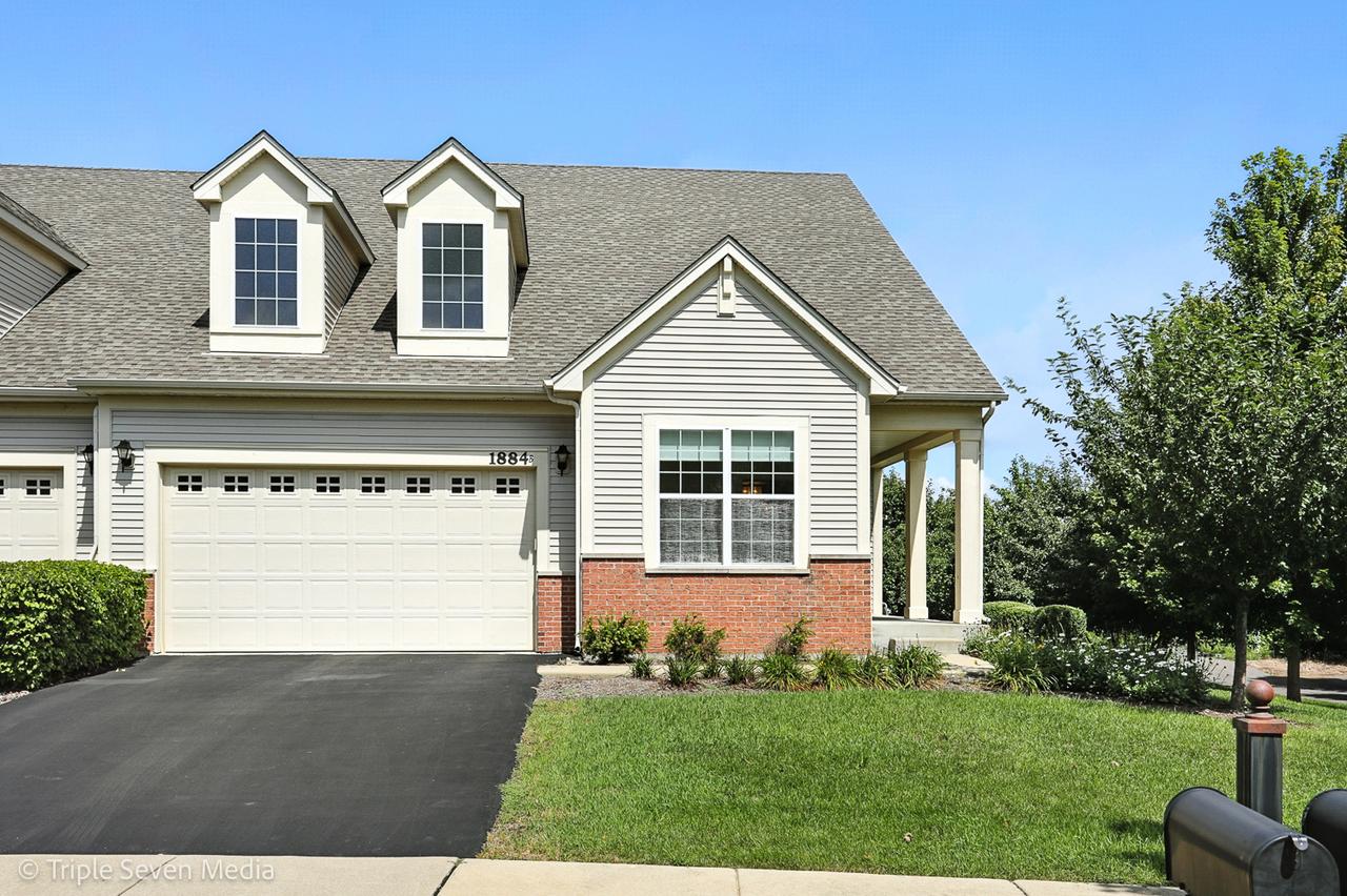 1884 Glenwood Cir. #B, Sugar Grove, IL 60554