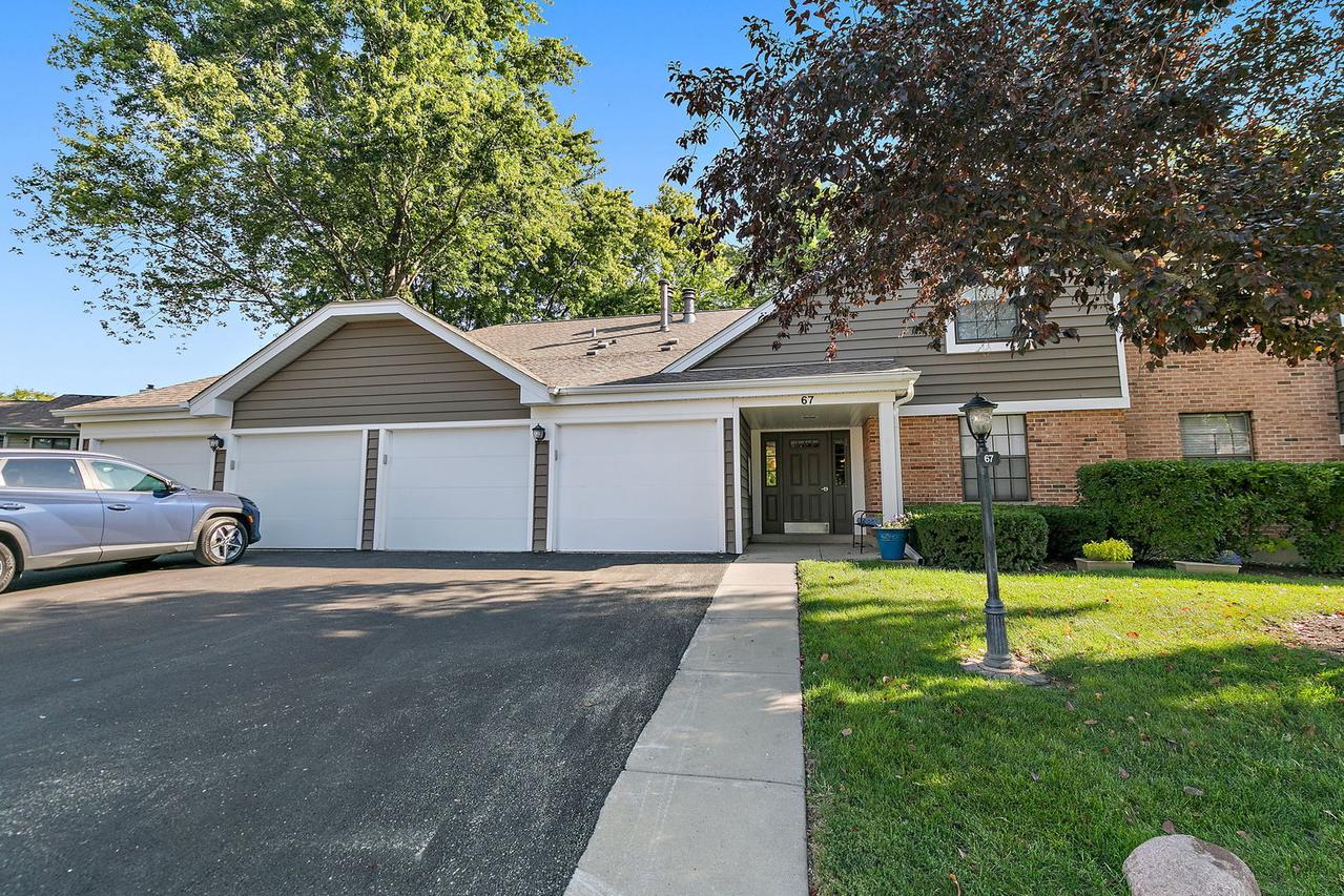 67 Margate Ct. #A2, Schaumburg, IL 60193