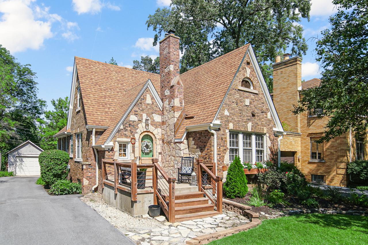1852 Sycamore Rd., Homewood, IL 60430