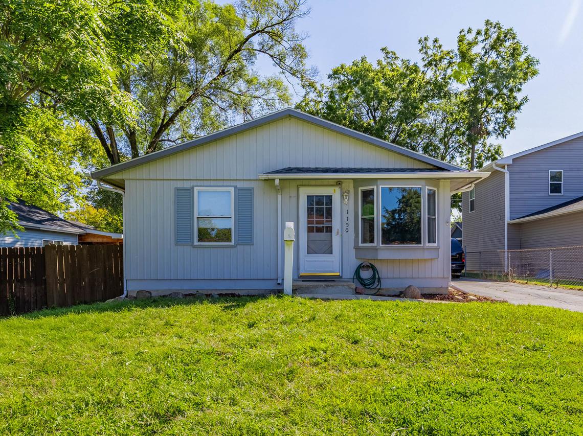 1150 Gates St., Aurora, IL 60505