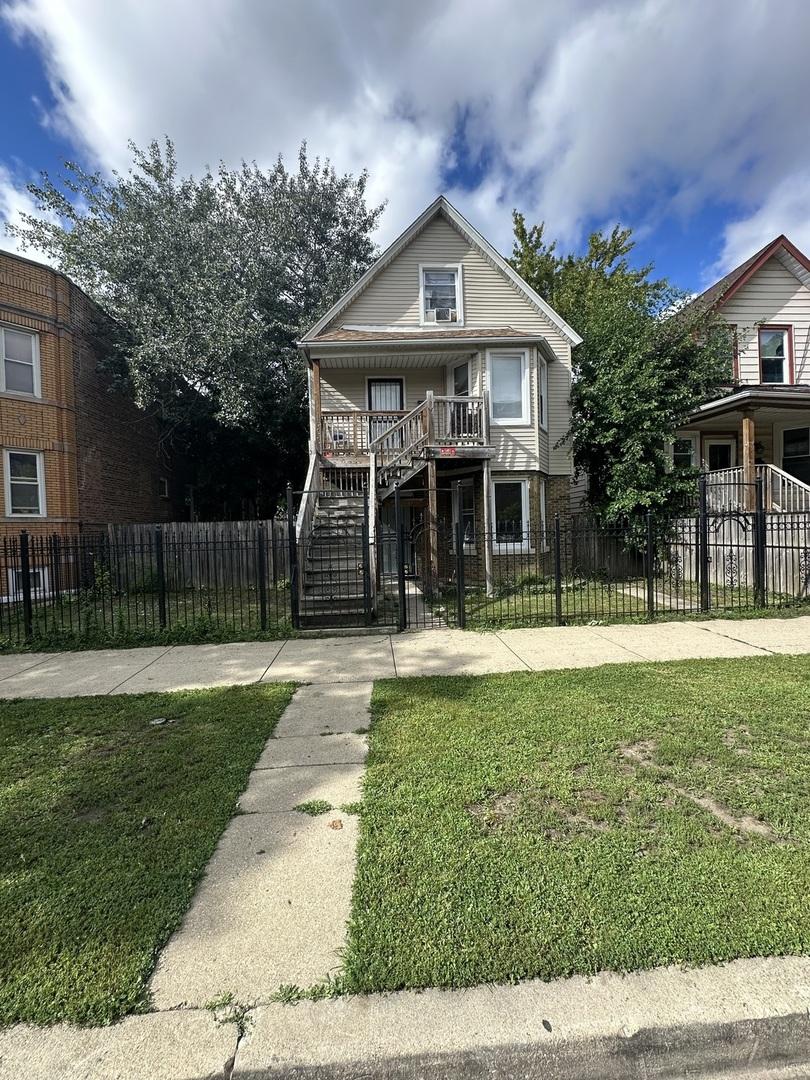 4224 W Thomas St., Chicago, IL 60651