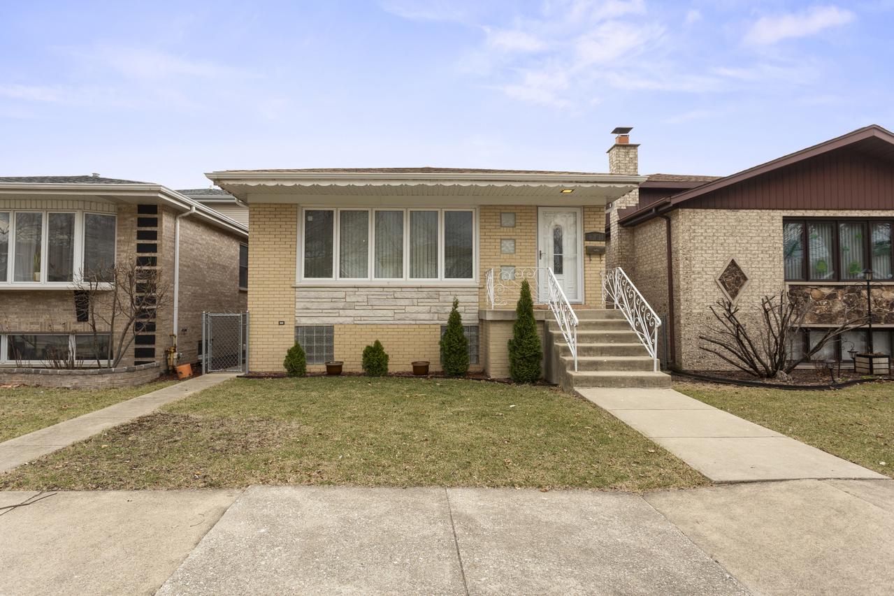 4567 N Merrimac Ave., Chicago, IL 60630