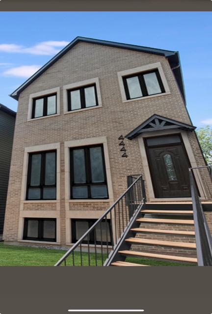 4444 N Greenview Ave., Chicago, IL 60640
