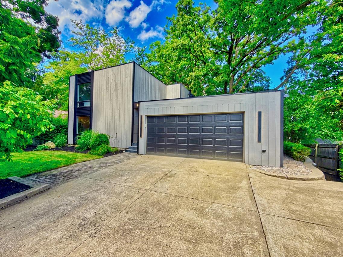 186 W Scranton Ave., Lake Bluff, IL 60044