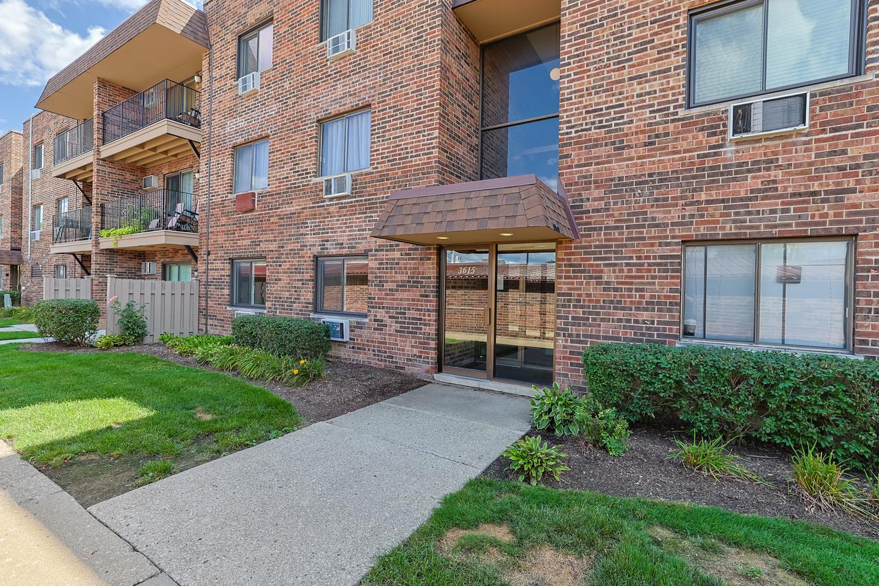 3615 E Central Rd. #101, Glenview, IL 60025