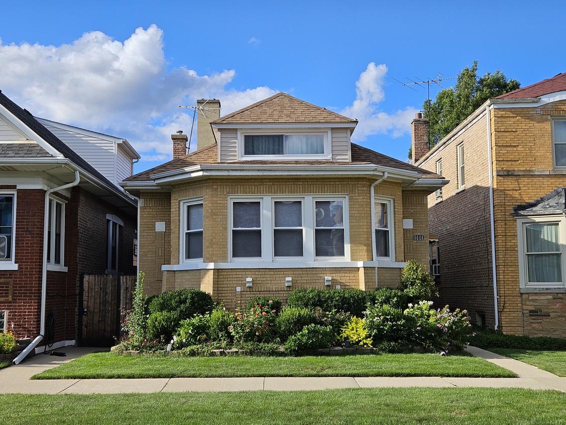 6008 W Dakin St., Chicago, IL 60634